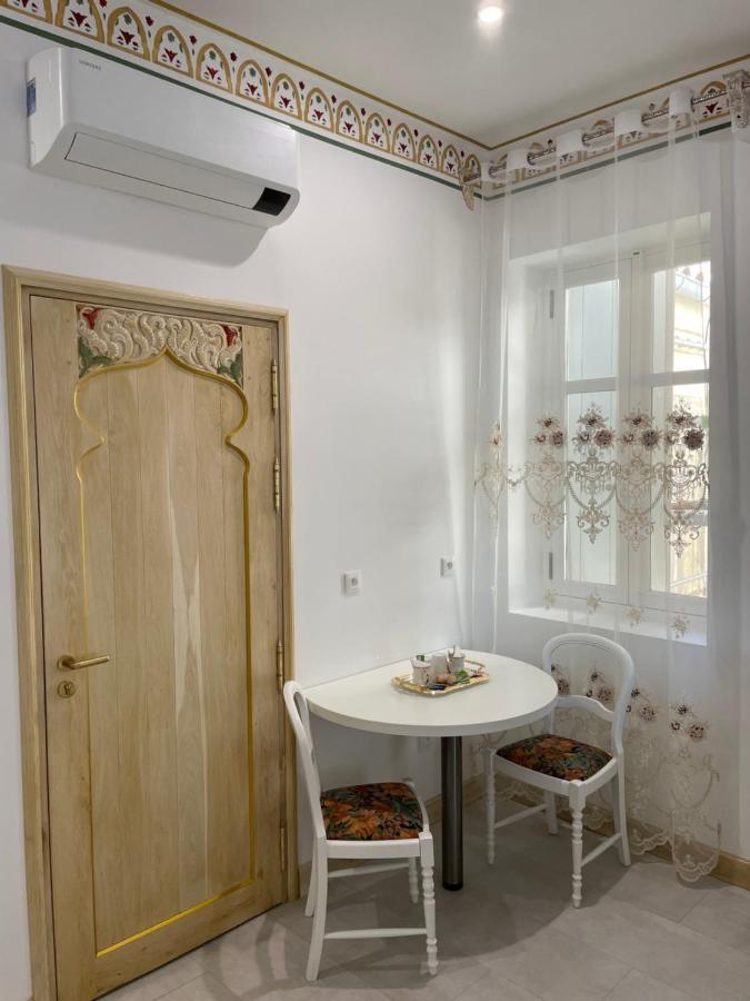 Chambre Orientale Cherazade Maison De L'Eglise Narbonne Luaran gambar